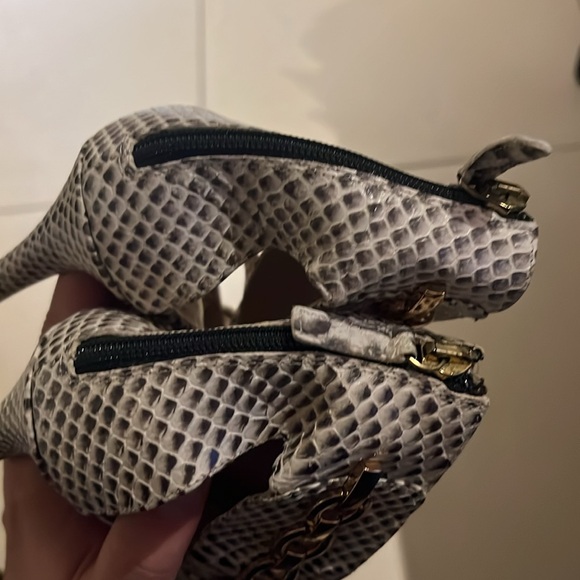 Diane von Furstenberg Snakeskin Chain Heels -size 9 - great used condition- 🤩 - Picture 13 of 14